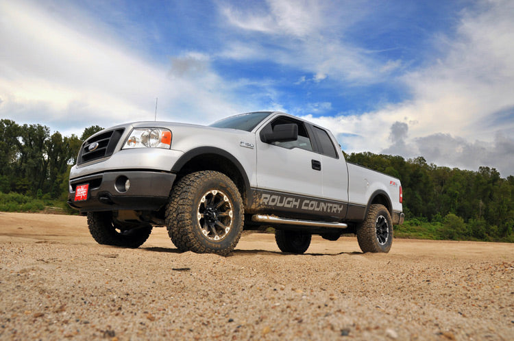 Rough Country | 2.5" Leveling Kit | Ford F-150 2WD/4WD (2004-2008)