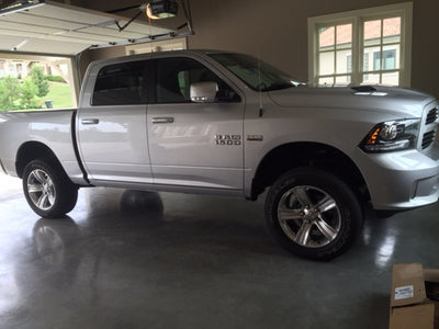 MaxTrac - 2019-2023 Dodge RAM 1500 Classic 5 Lug 2wd 4.5"/3" Lift Kit W/ MaxTrac Shocks