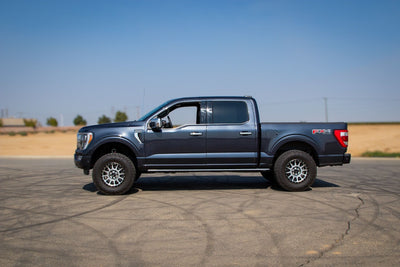 Cognito - 2.5-Inch Elite Leveling Kit with Elka 2.5 Reservoir shocks for 21-23 Ford F-150 4WD