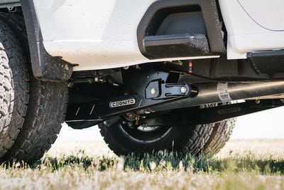 Cognito - SM Series LDG Traction Bar Kit For 20-24 Silverado/Sierra 2500/3500 2WD/4WD with 0-4.0-Inch Rear Lift Height