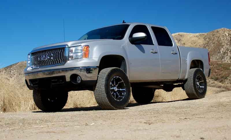 MaxTrac - 2014-2015 Chevy Silverado 1500 2wd 6" Lift Kit W/ Shocks