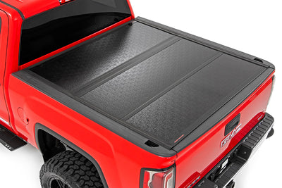 Rough Country  | Hard Low Profile Bed Cover | 5'9" Bed | Rail Caps | Chevy/GMC 1500 (14-18)