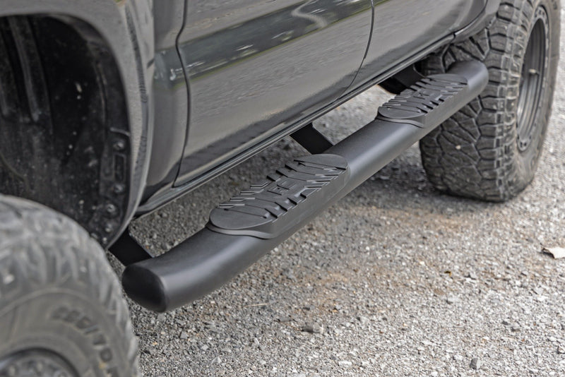 Rough Country  | Oval Nerf Step | Double Cab | Black | Toyota Tacoma 2WD/4WD (05-23)